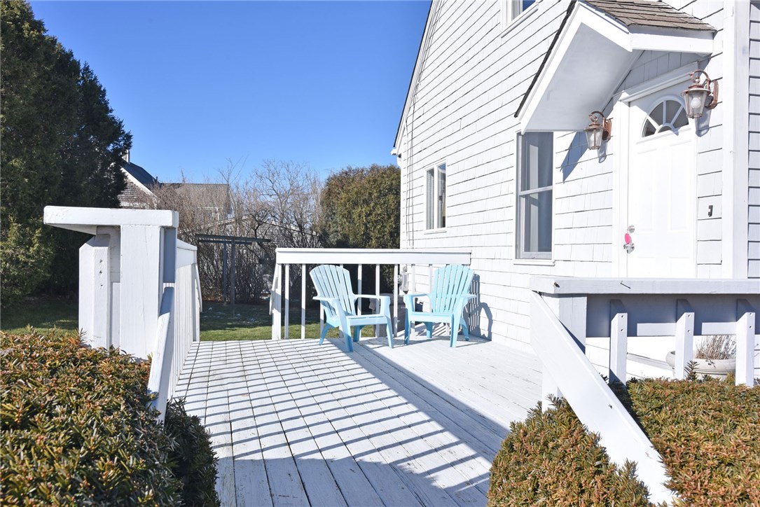 135 Colonel John Gardner Road Narragansett, RI 02882 - Photo 5 of 20 Gallery Image 5
