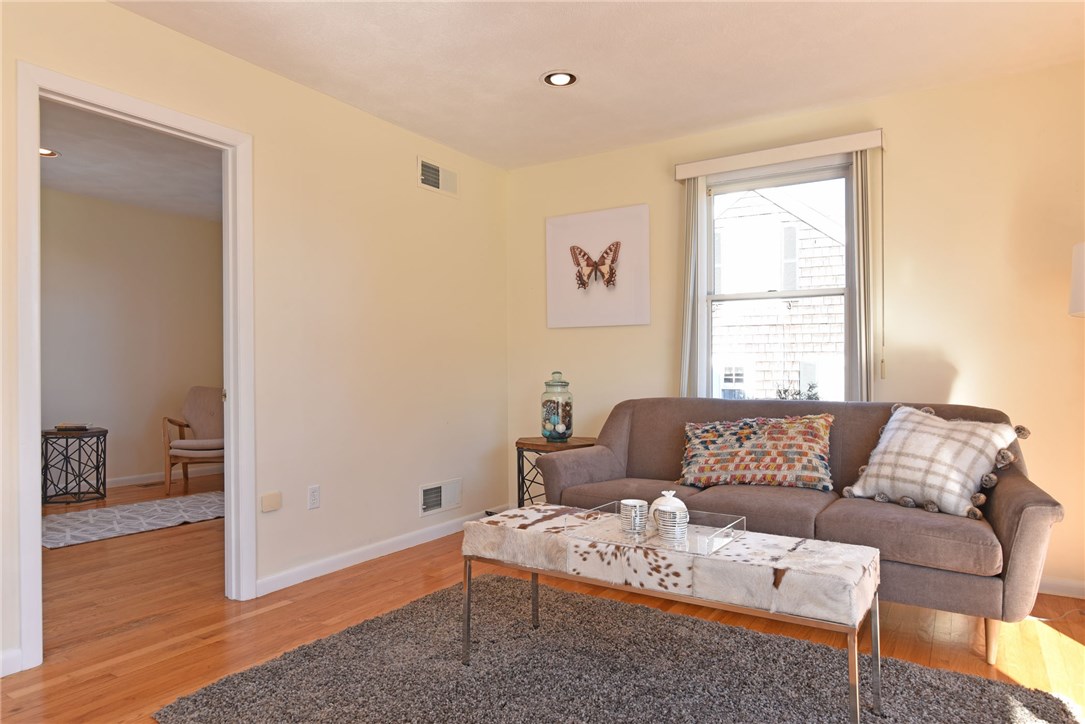 135 Colonel John Gardner Road Narragansett, RI 02882 - Photo 9 of 20 Gallery Image 9