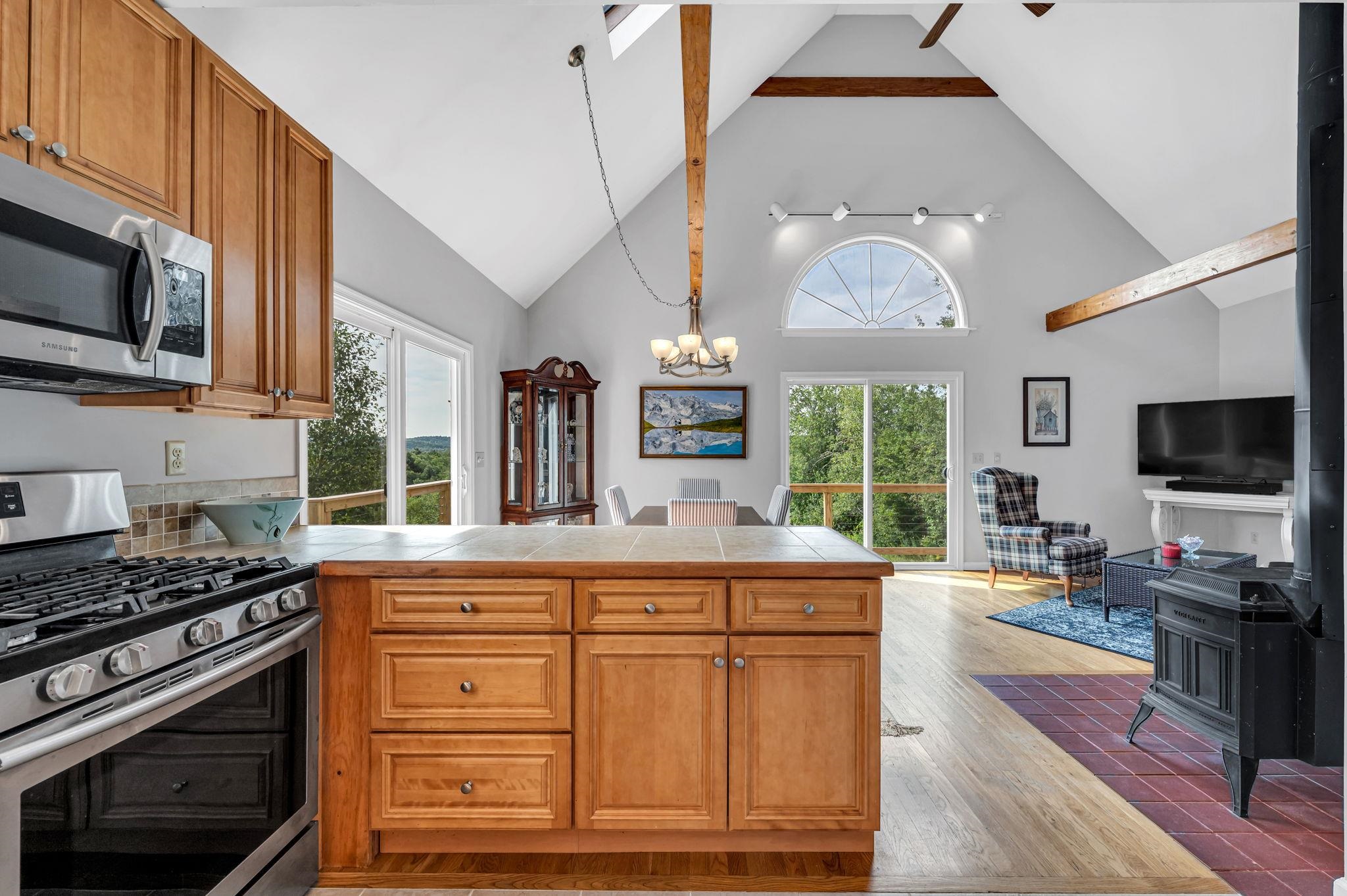 143 Ray Hill Road Wilmington, VT 05363 - Photo 7 of 40 Gallery Image 7