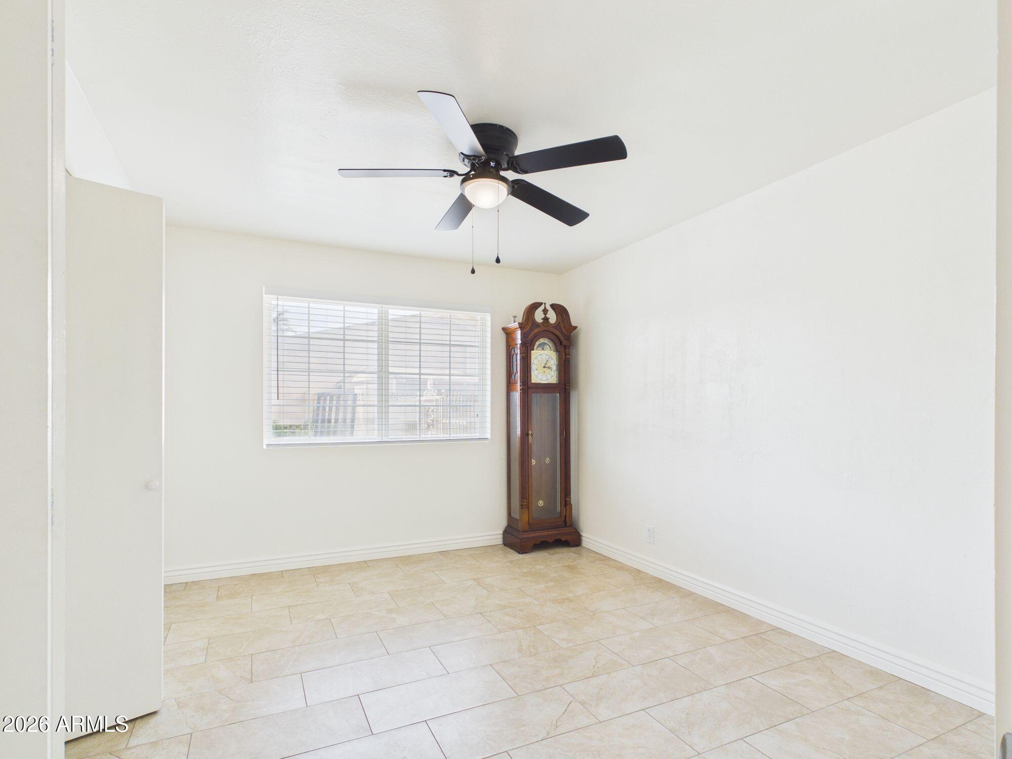 3122 East Shangri-La Road Phoenix, AZ 85028 - Photo 15 of 39 16-web-or-mls-CAM03379G0-PR0198-STILL014