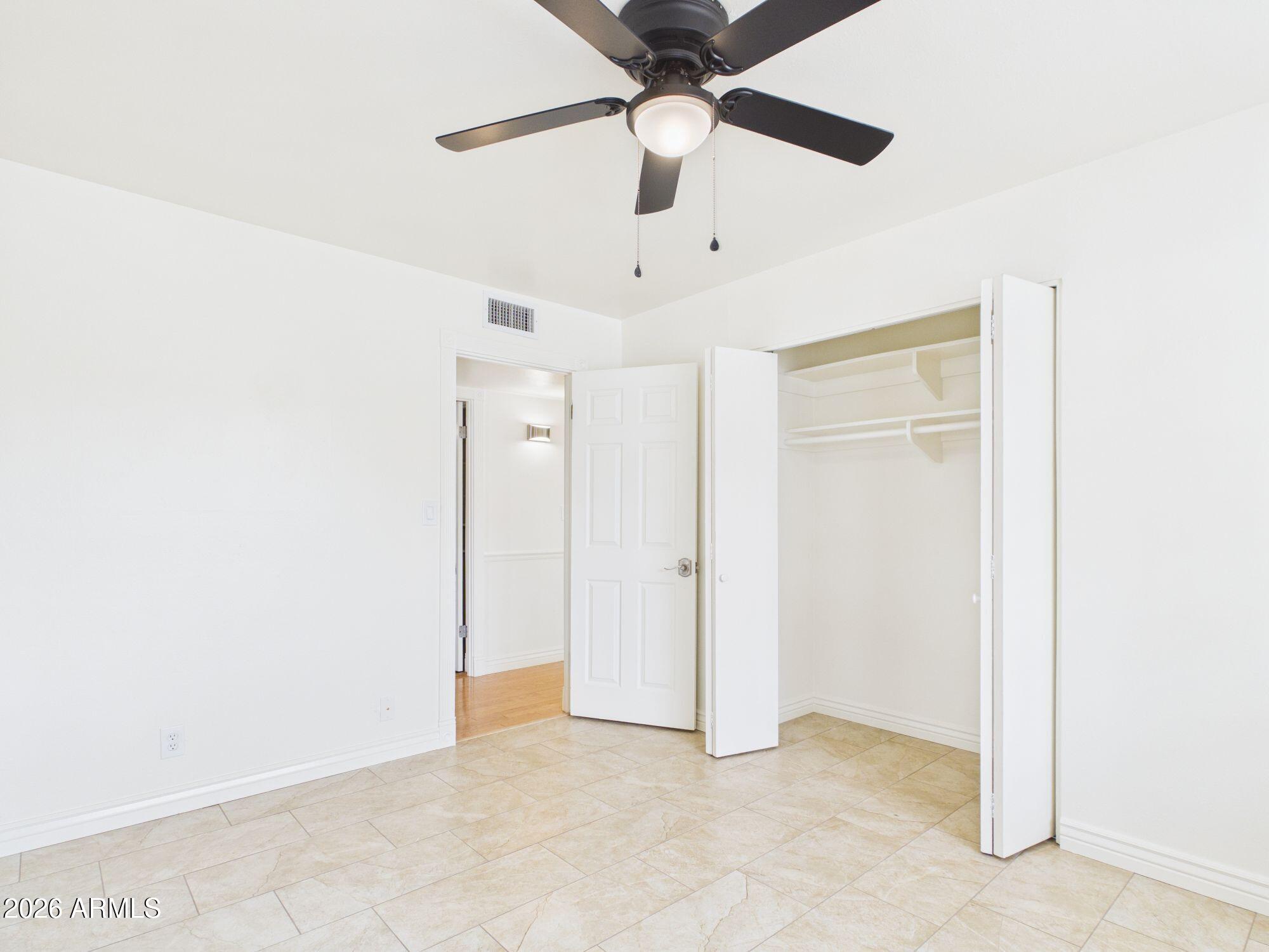 3122 East Shangri-La Road Phoenix, AZ 85028 - Photo 16 of 39 17-web-or-mls-CAM03379G0-PR0198-STILL015