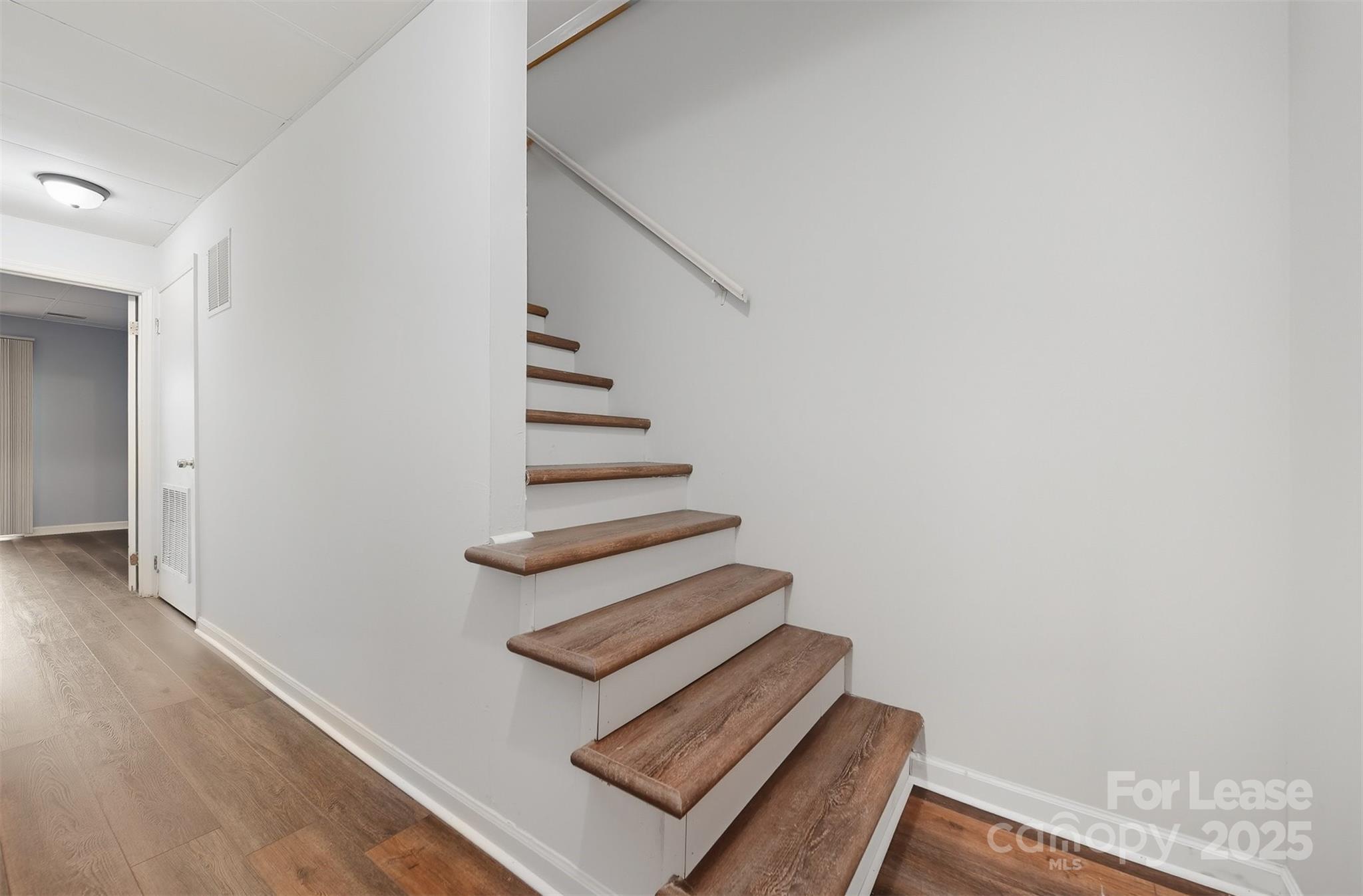 824 6th Street Northwest Hickory, NC 28601 - Photo 24 of 38 a view of entryway