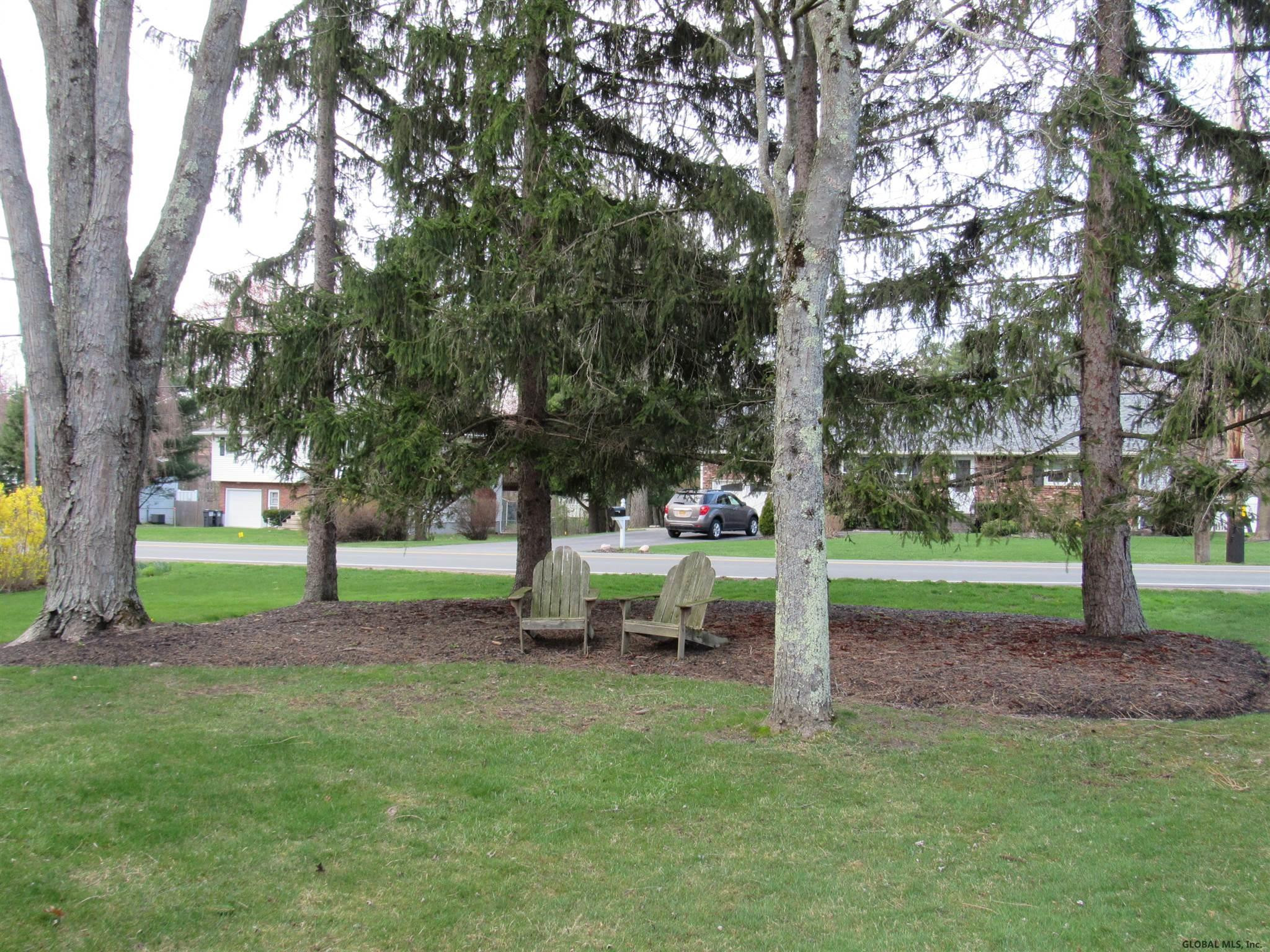 784 Pearse Road Niskayuna, NY 12309 - Photo 4 of 61 Photo 4