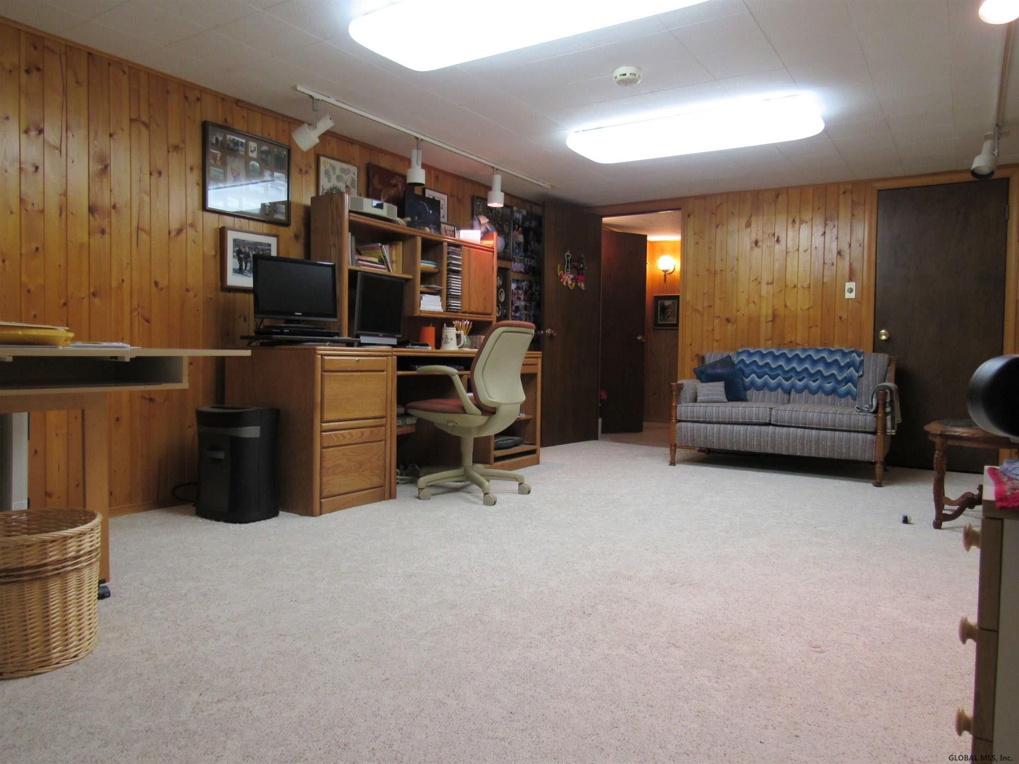 784 Pearse Road Niskayuna, NY 12309 - Photo 45 of 61 Photo 45