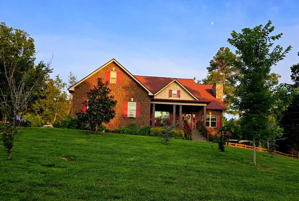 $679,900 | 104 Yates Drive, Bon Aqua, TN 37025