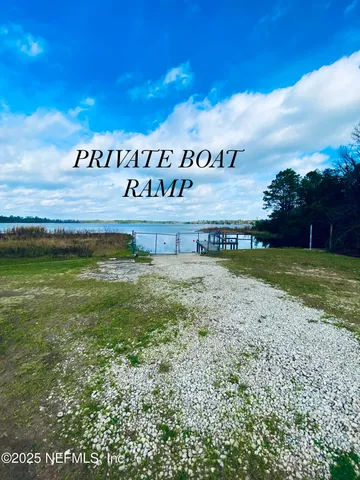 $184,000 | 414 Holiday Drive, Interlachen, FL 32148