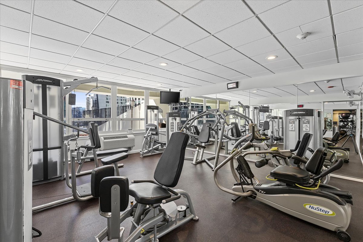 111 East Chestnut Street, Unit 16H Chicago, IL 60611 - Photo 16 of 17