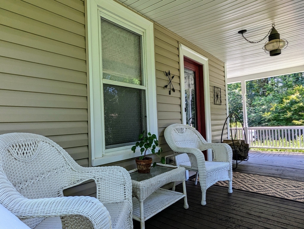 18 Snow Road North Grafton, MA 01536 - Photo 3 of 34 Gallery Image 3