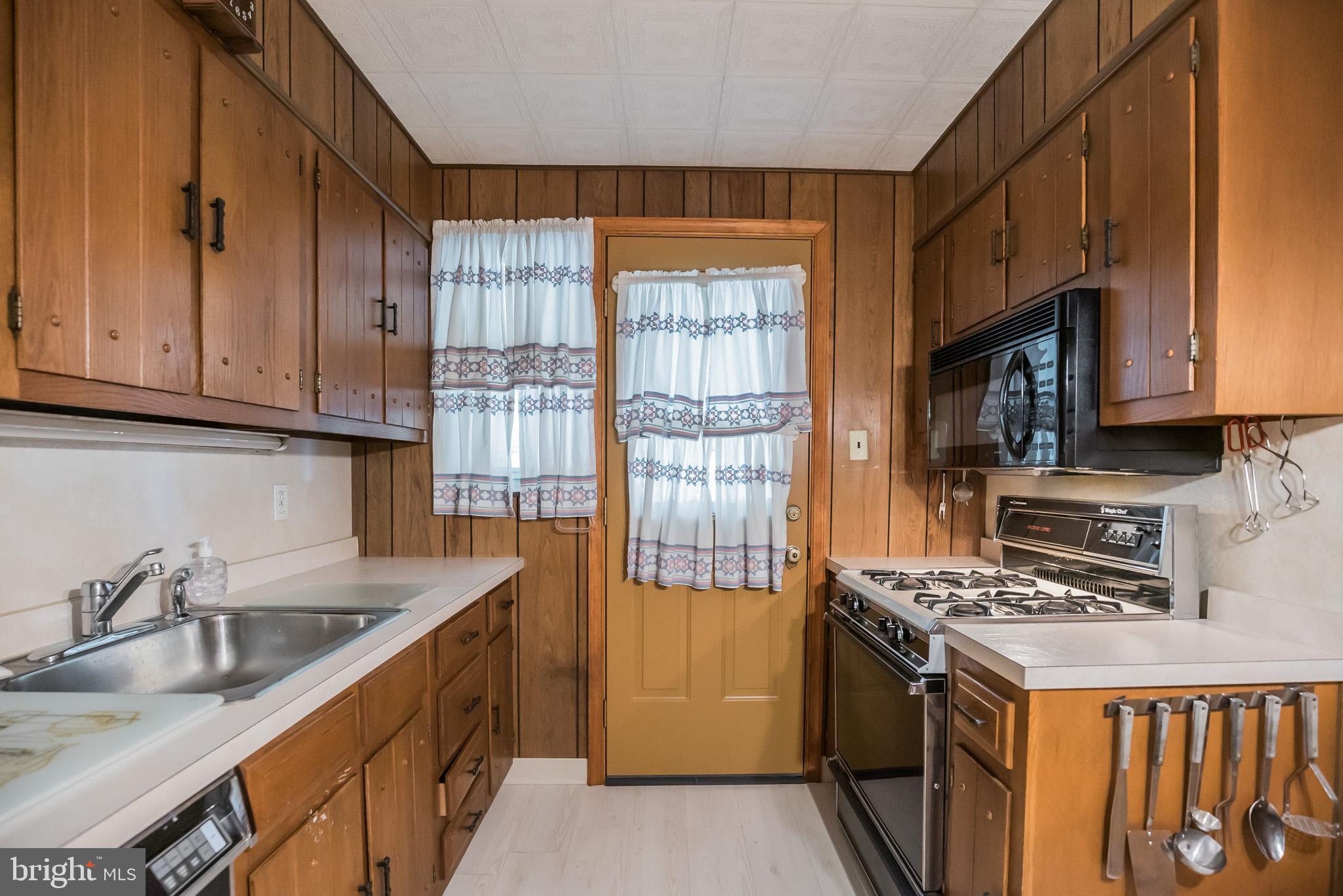 1557 Parklane Road Swarthmore, PA 19081 - Photo 14 of 30