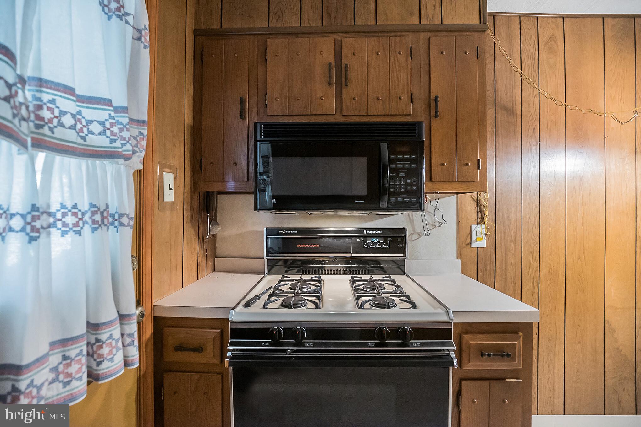 1557 Parklane Road Swarthmore, PA 19081 - Photo 8 of 30