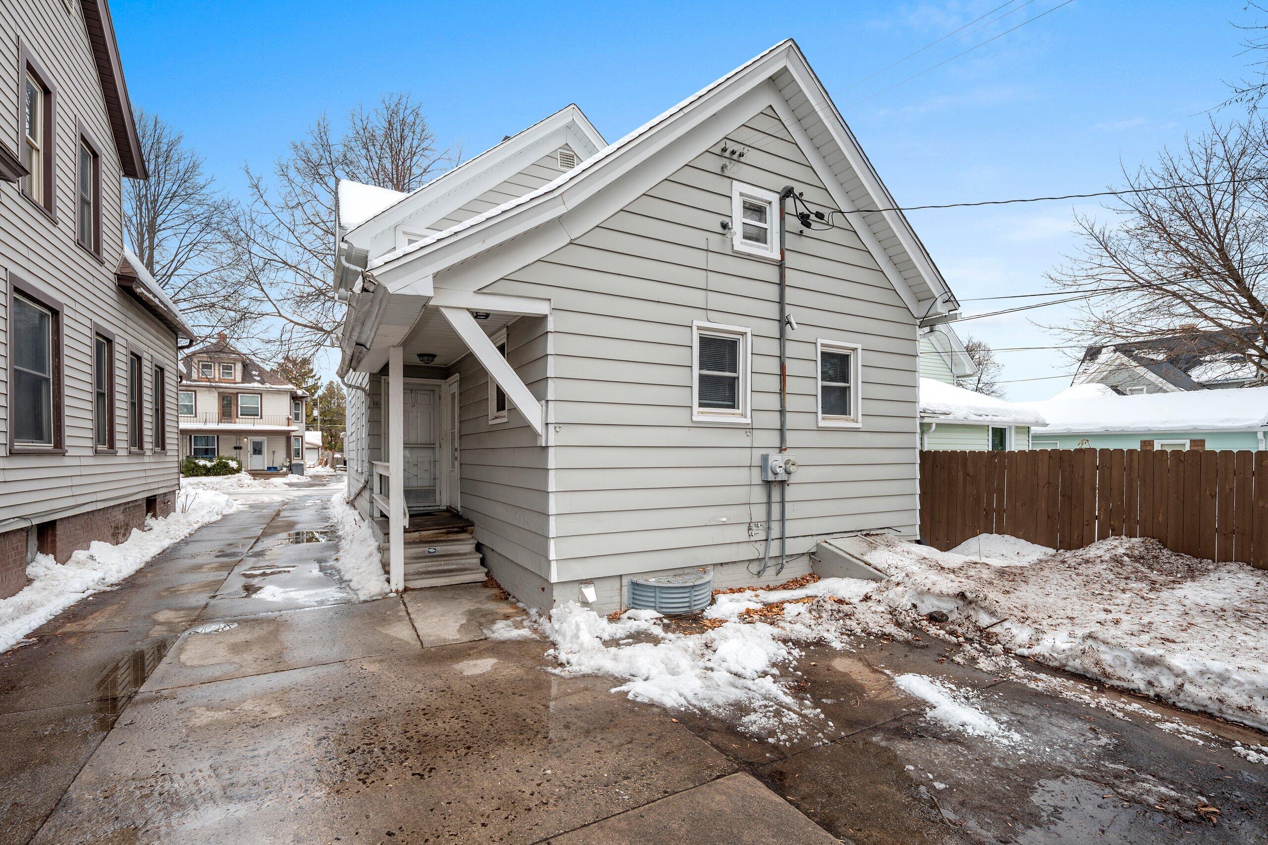 619 End Court Sheboygan, WI 53081 - Photo 4 of 50 _DSC3029.JPG-SMALL