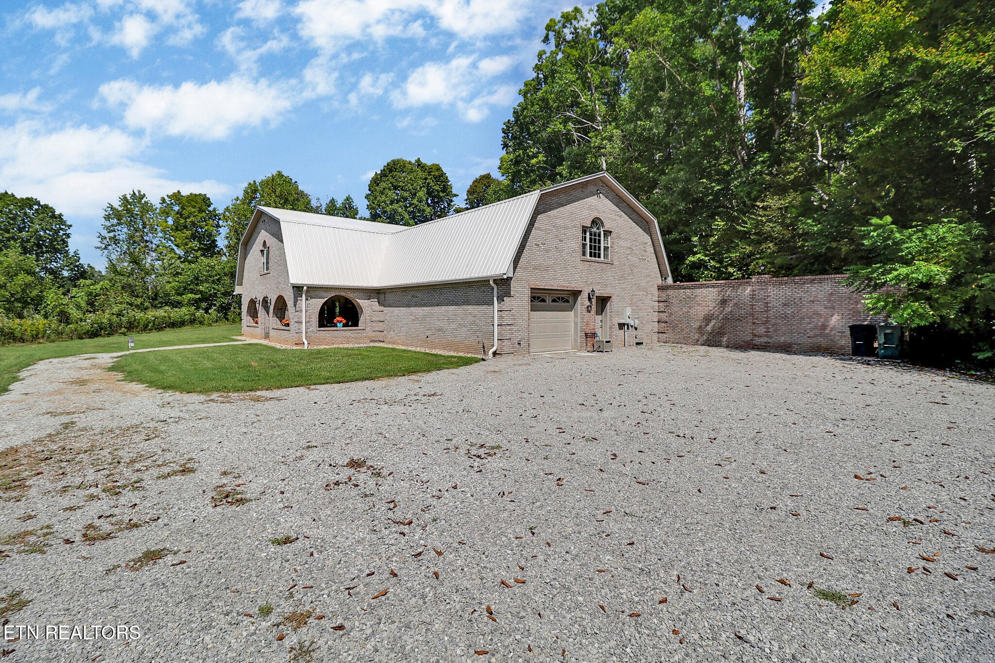 2705 Lick Creek Road Pall Mall, TN 38577 - Photo 4 of 55 Gallery Image 4