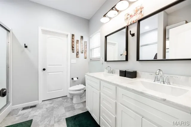 $300,000 | 1421 Fairwood Drive, Belleville, IL 62220