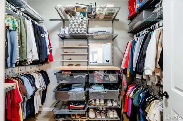 $300,000 | 1421 Fairwood Drive, Belleville, IL 62220