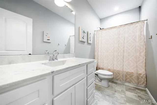 $300,000 | 1421 Fairwood Drive, Belleville, IL 62220