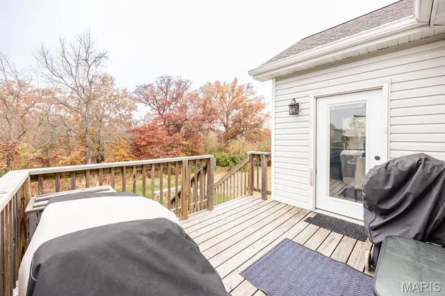 $300,000 | 1421 Fairwood Drive, Belleville, IL 62220