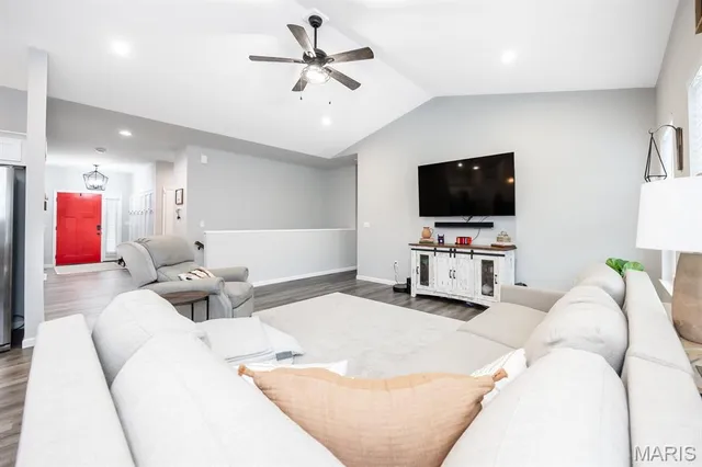 $300,000 | 1421 Fairwood Drive, Belleville, IL 62220