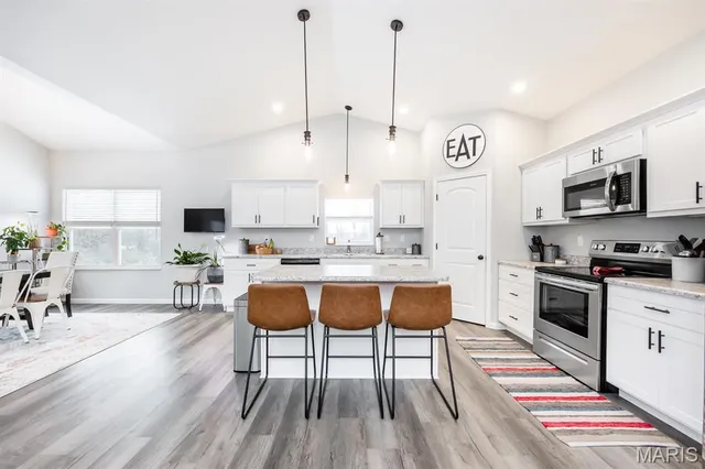 $300,000 | 1421 Fairwood Drive, Belleville, IL 62220