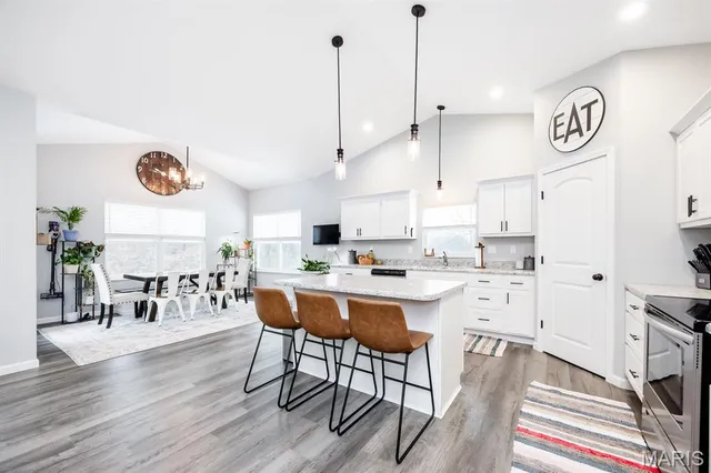 $300,000 | 1421 Fairwood Drive, Belleville, IL 62220