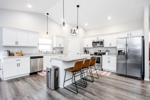 $300,000 | 1421 Fairwood Drive, Belleville, IL 62220