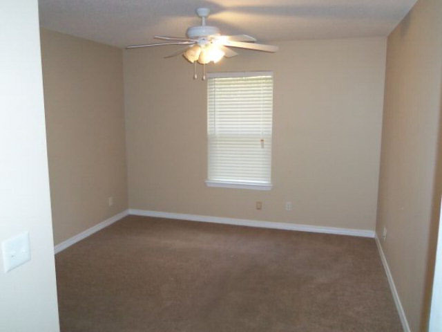 410 West Azalea Avenue, Unit 7 Foley, AL 36535 - Photo 3 of 6