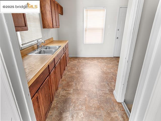 961 71st Avenue Oakland, CA 94621 - Photo 7 of 11