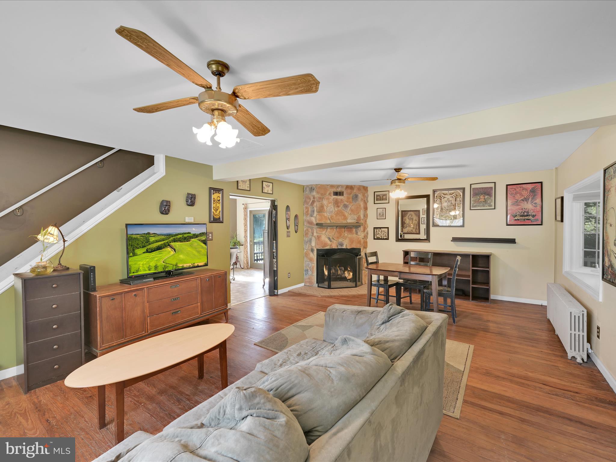 171 Molleystown Road Pine Grove, PA 17963 - Photo 6 of 30 Living Area