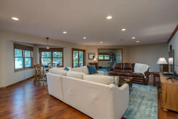 $1,650,000 | 29193 Biehn Drive, Madison Lake, MN 56063