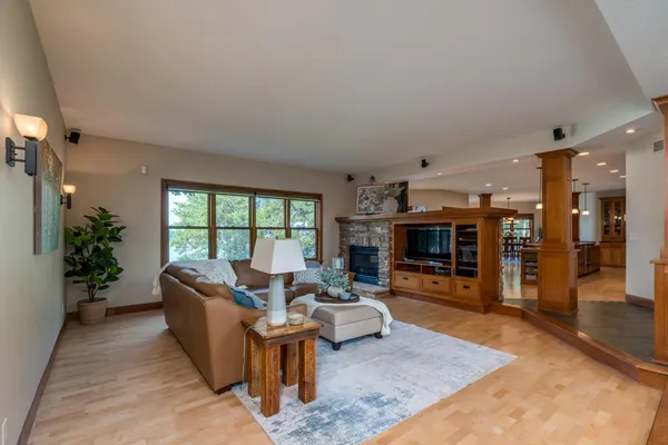 $1,650,000 | 29193 Biehn Drive, Madison Lake, MN 56063