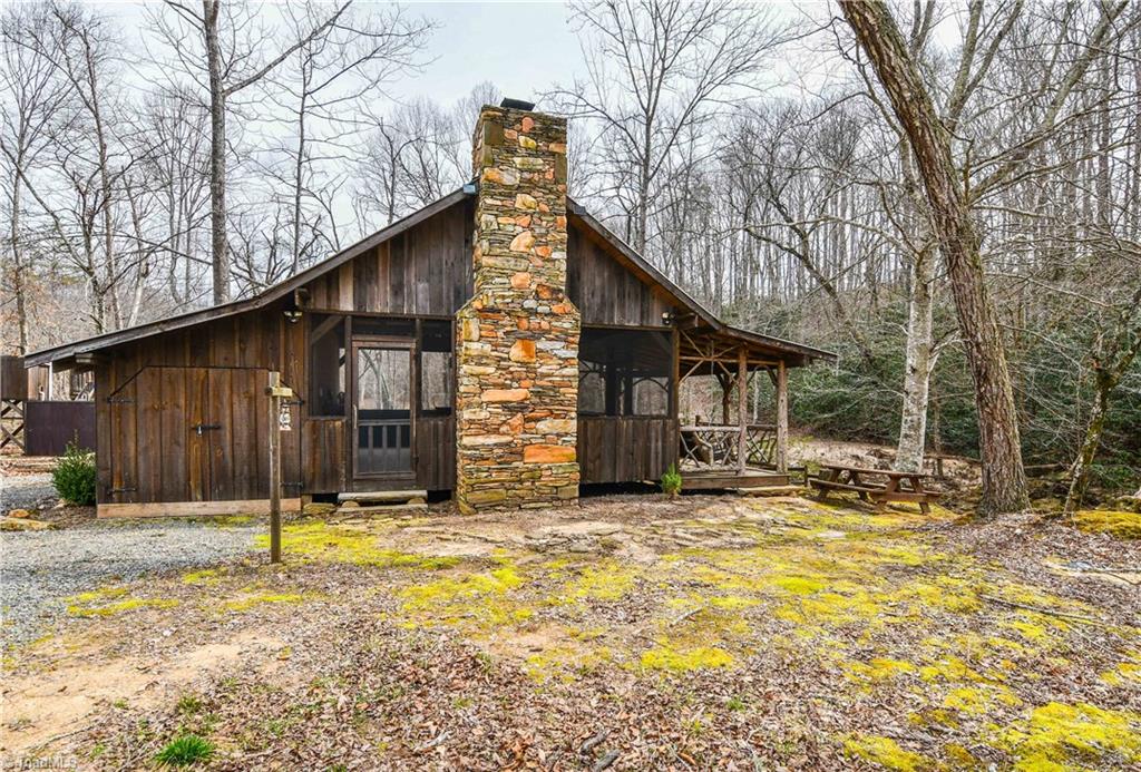 14 Matthews Road Pilot Mountain, NC 27041 - Photo 12 of 25 Gallery Image 12