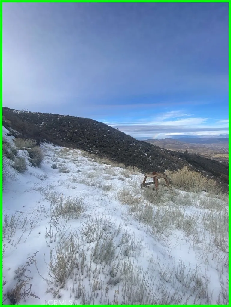 23601 Gotthard Tehachapi, CA 93561 - Photo 2 of 17 a view of ocean