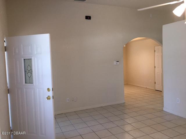 1132 Hampton Road Daytona Beach, FL 32114 - Photo 2 of 13 Living