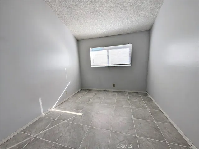 $4,000 | 914 West Alton Avenue, Santa Ana, CA 92707