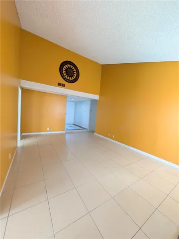 $4,000 | 914 West Alton Avenue, Santa Ana, CA 92707