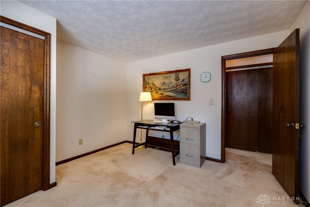 5771 Oak Valley Road Kettering, OH 45440 - Photo 22 of 36