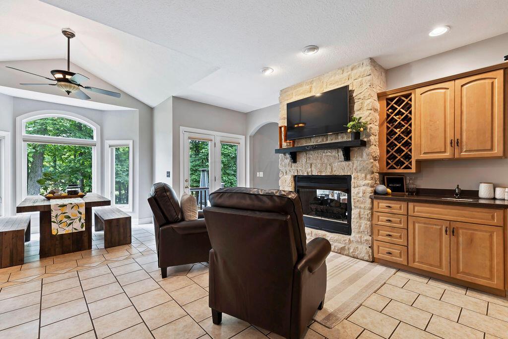 5801 Hughes Road Galena, OH 43021 - Photo 8 of 47 08-Hearth Room