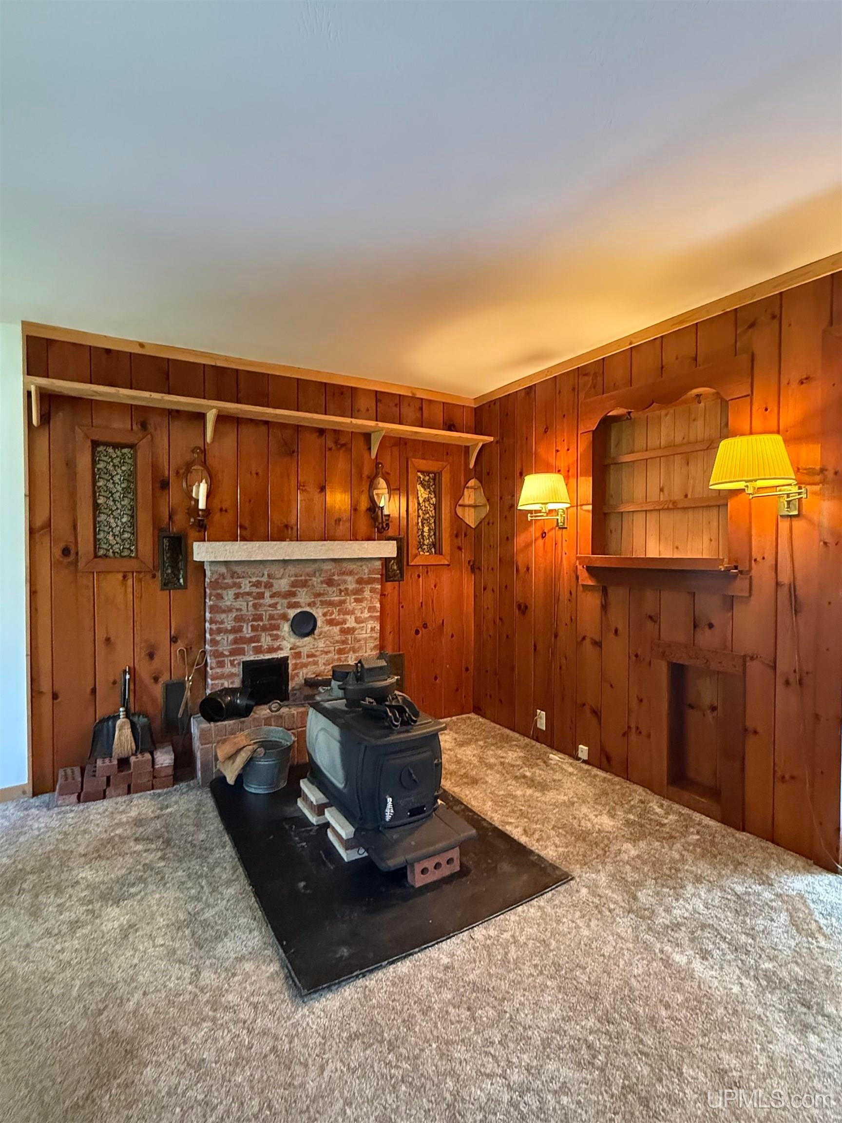 208 Riverside Road Marquette, MI 49855 - Photo 9 of 60 Gallery Image 9