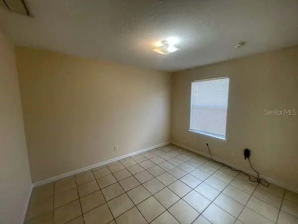 $1,400 | 4900 9th Street, Zephyrhills, FL 33542