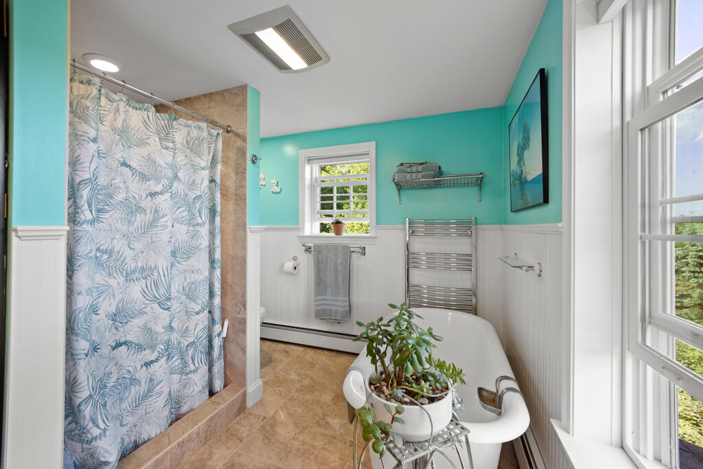 977 Garland Road Winslow, ME 04901 - Photo 23 of 53 Primary Bath