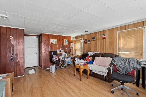 $270,000 | 4511 Dorset Avenue, Lisle, IL 60532