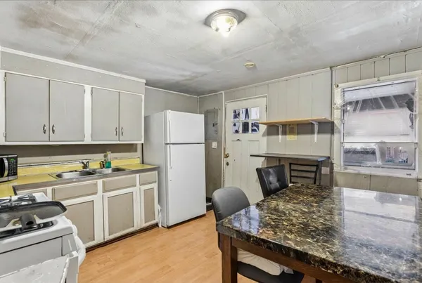 $270,000 | 4511 Dorset Avenue, Lisle, IL 60532