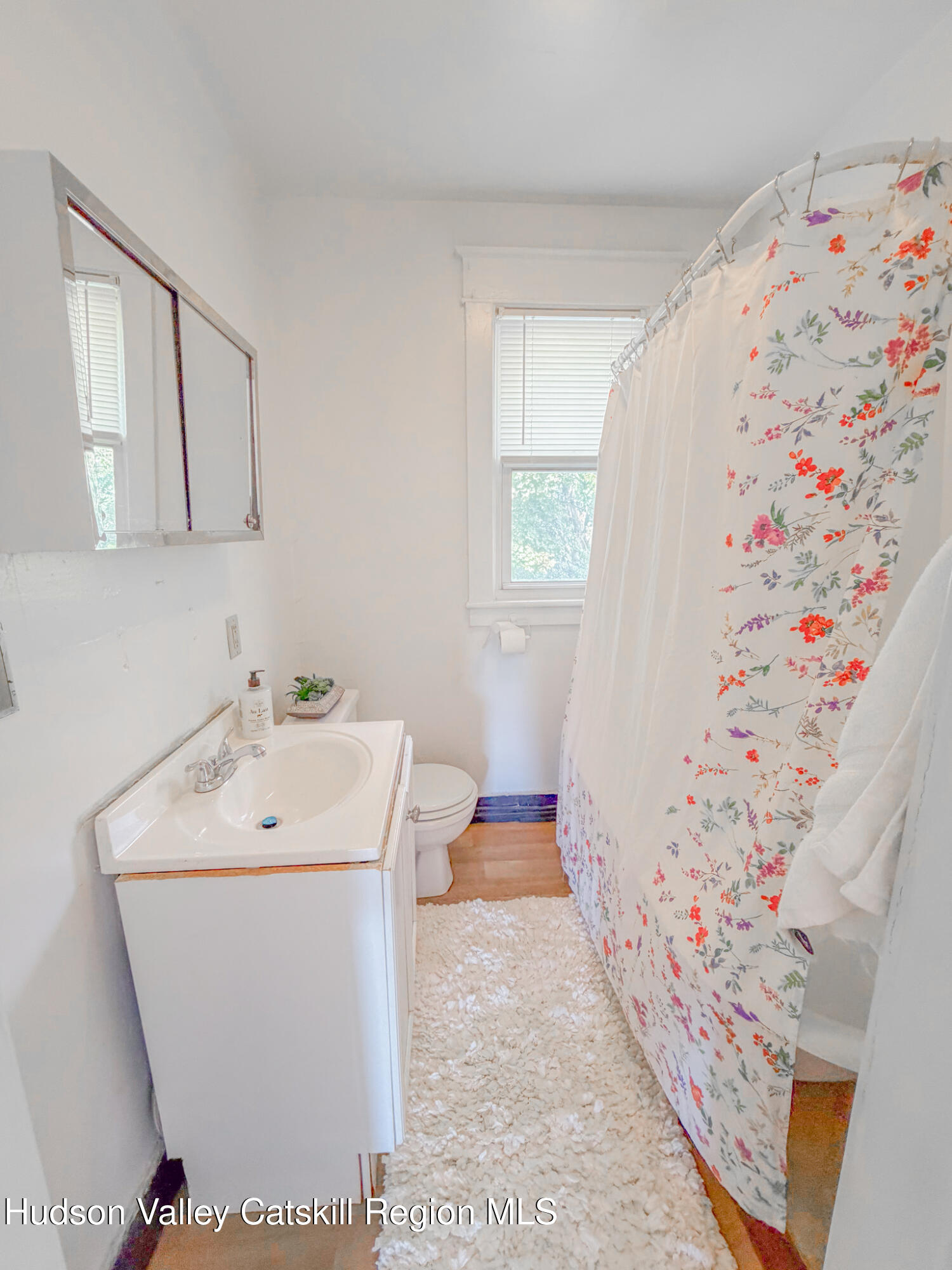 11 3rd Port Ewen, NY 12466 - Photo 22 of 34 a utility room with cabinets washer and dryer
