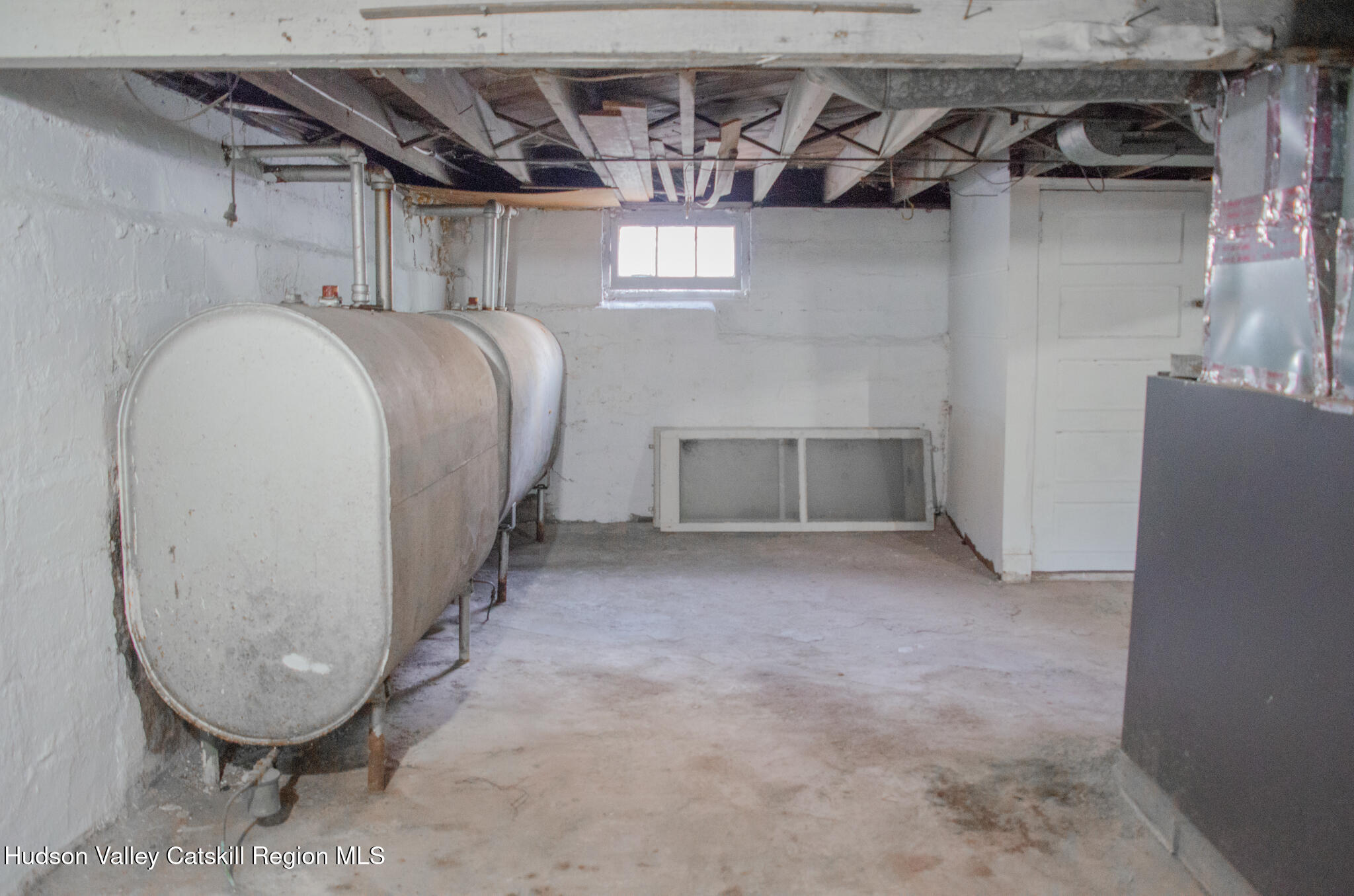 11 3rd Port Ewen, NY 12466 - Photo 28 of 34 a view of a room with racks