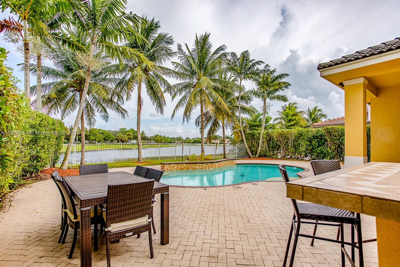 1270 Leeward Way Weston, FL 33327 - Photo 1 of 39