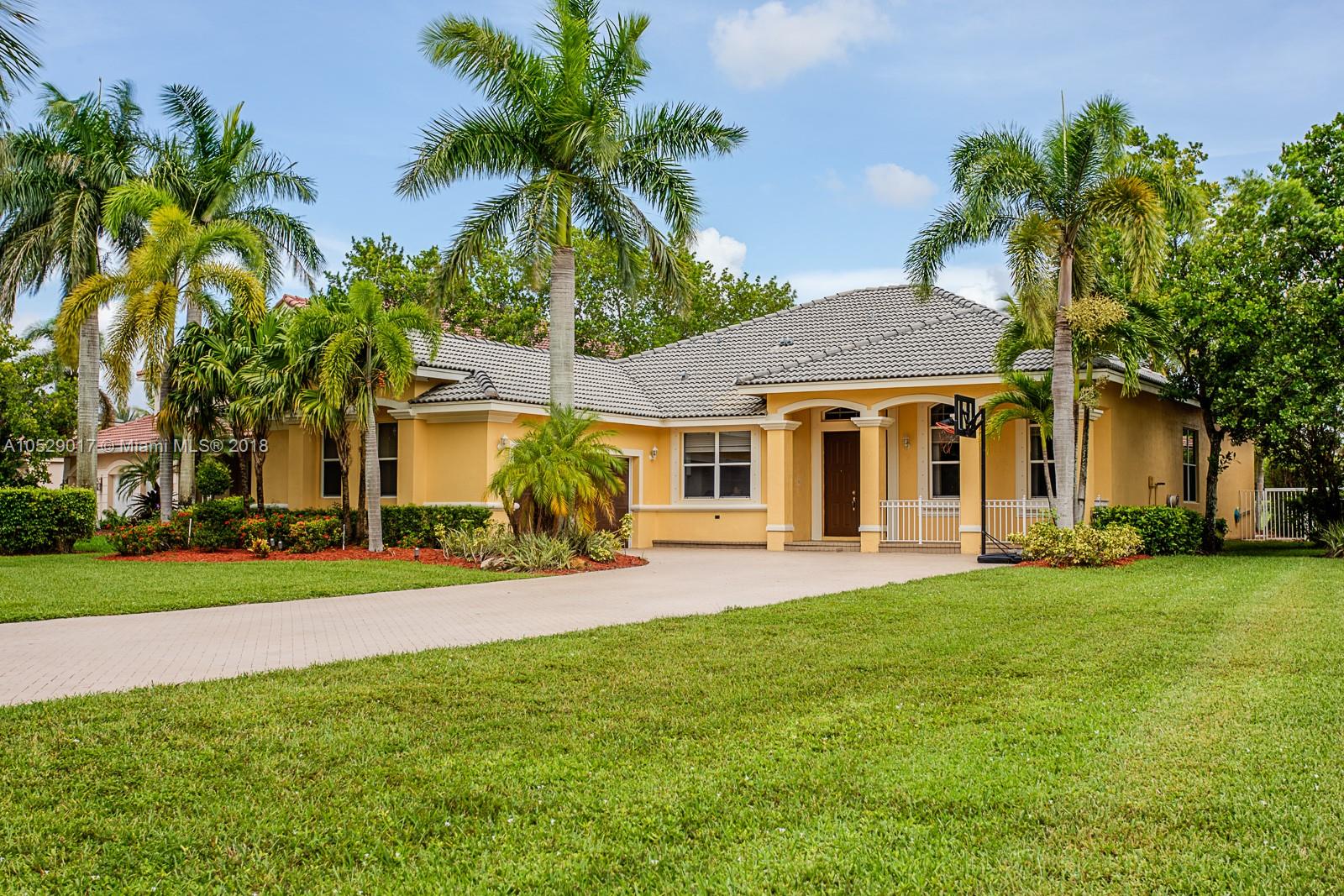 1270 Leeward Way Weston, FL 33327 - Photo 2 of 39