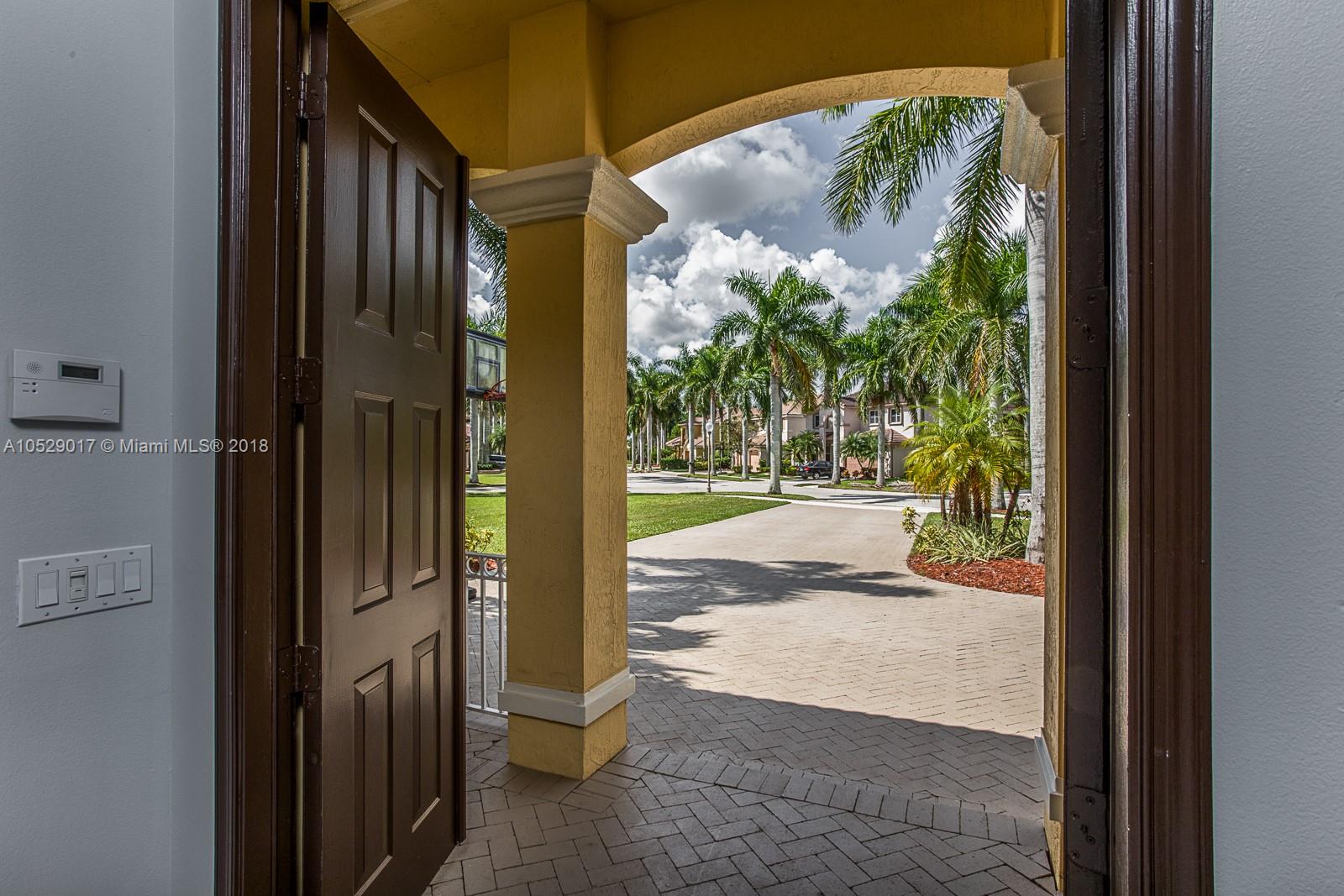 1270 Leeward Way Weston, FL 33327 - Photo 4 of 39