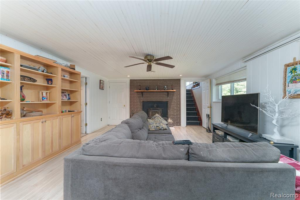 940 Rowland Road Leonard, MI 48367 - Photo 28 of 59