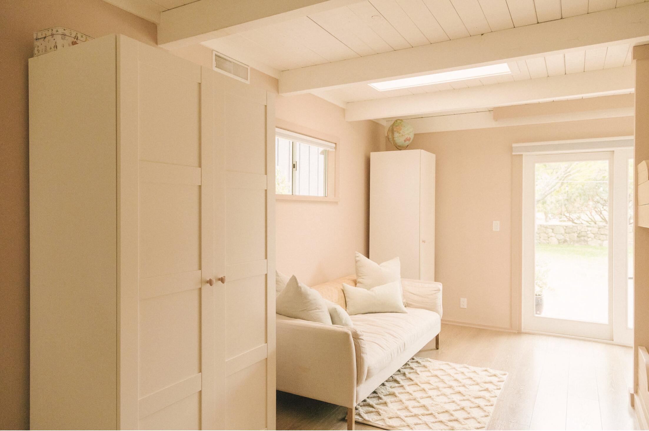 696 Romero Canyon Road Montecito, CA 93108 - Photo 18 of 39 kids room lounge