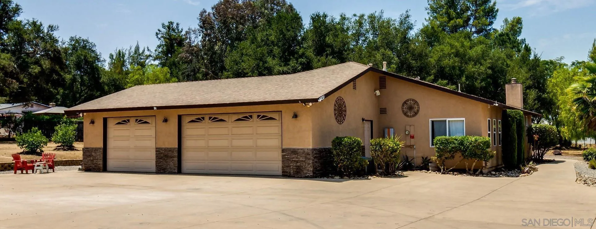 19139 Split Rock Road Ramona, CA 92065 - Photo 3 of 29 a front view of a house with garage