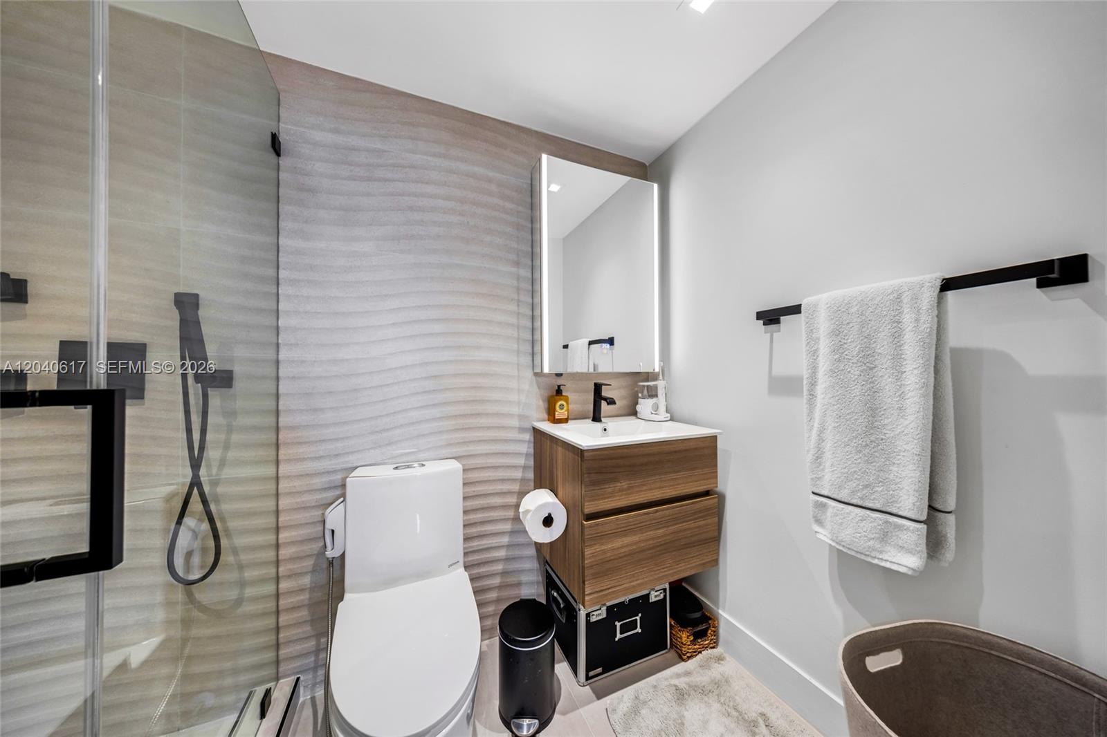 1621 Bay Road, Unit PH4 Miami Beach, FL 33139 - Photo 29 of 40